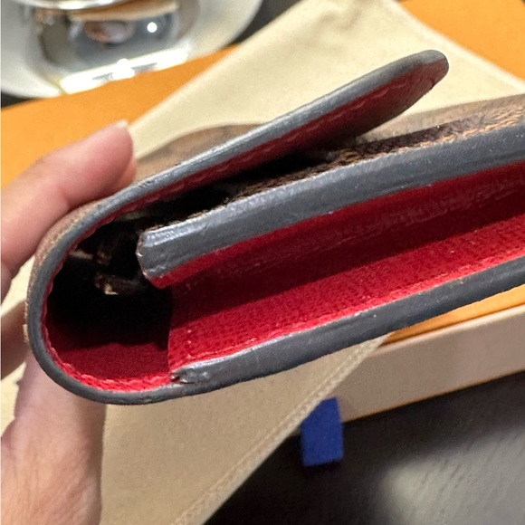 Louis Vuitton Emily wallet. Red interior - Picture 4 of 14
